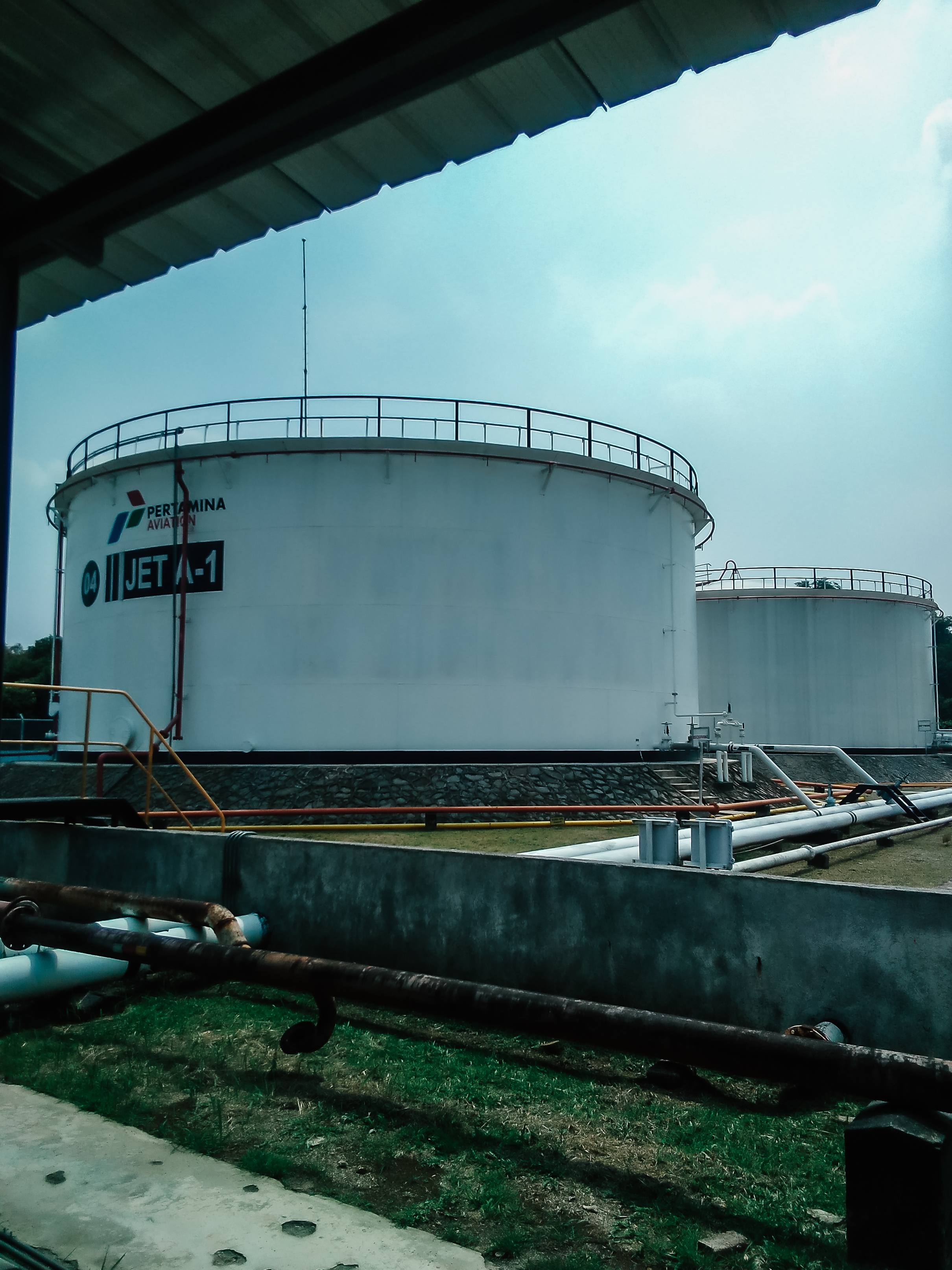 Tangki penyimpanan bahan bakar Pertamina